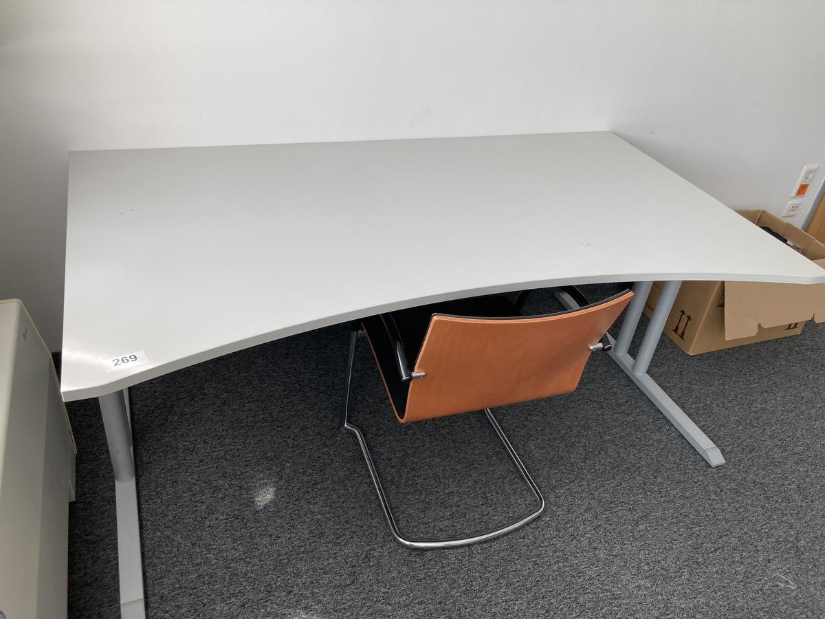Schreibtisch ohne Rückwand, geschwungen, Maße: ca. 180 x 85 x 100 cm